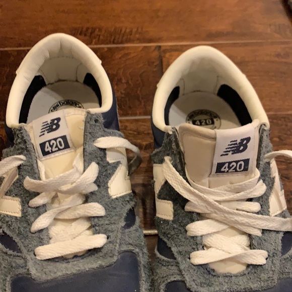New balance 420 style size 9 - Picture 7 of 10